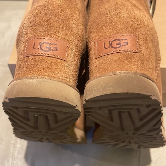 UGG Classic Femme Button Toggle Wedge Boot - Picture 7 of 12